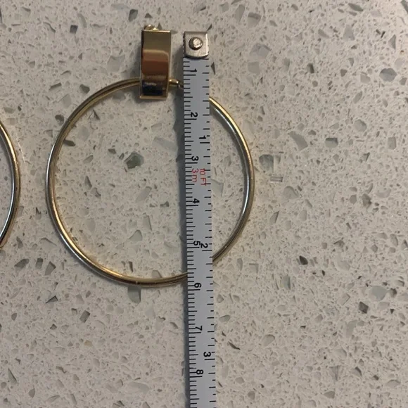 NWT Beautiful Geometric Gold Tone Hoops - Picture 3 of 4